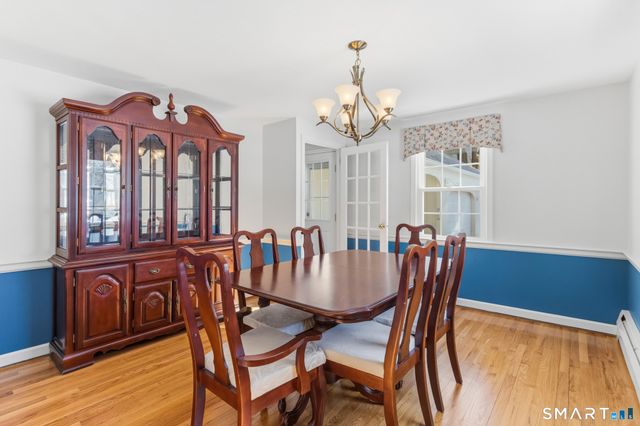 14 Richard Road, Simsbury, CT 06070