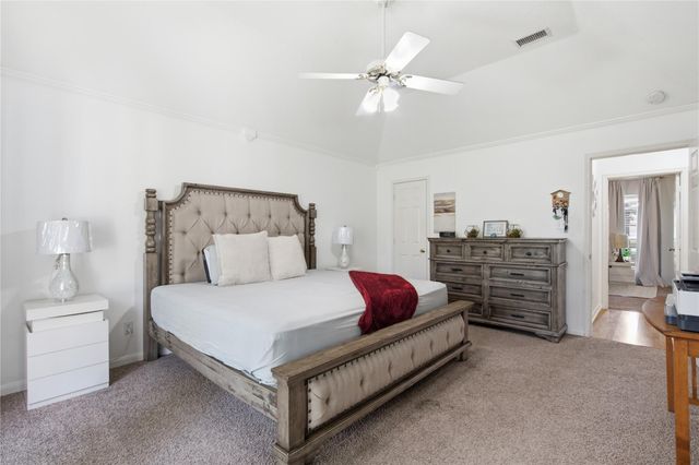 423 E Oak Hill Drive, Oak Ridge North, TX 77386