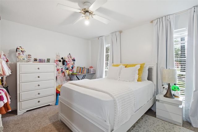 423 E Oak Hill Drive, Oak Ridge North, TX 77386
