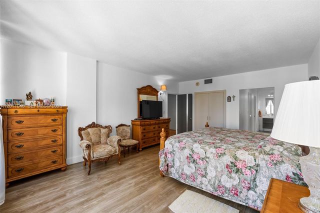 1825 S Ocean Drive PH-9, Hallandale Beach, FL 33009