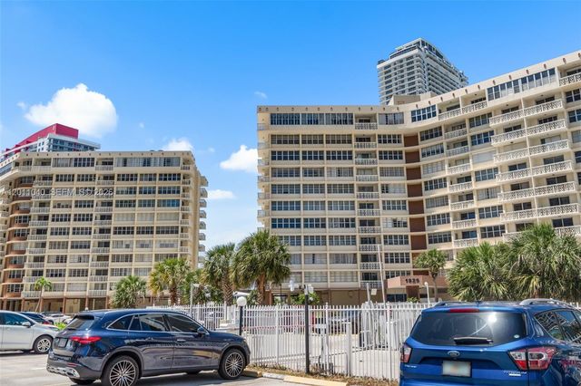 1825 S Ocean Drive PH-9, Hallandale Beach, FL 33009