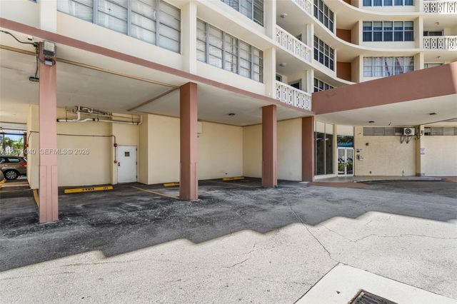 1825 S Ocean Drive PH-9, Hallandale Beach, FL 33009