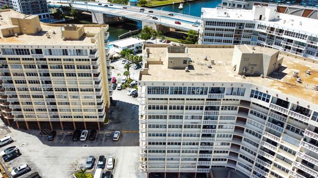 1825 S Ocean Drive PH-9, Hallandale Beach, FL 33009
