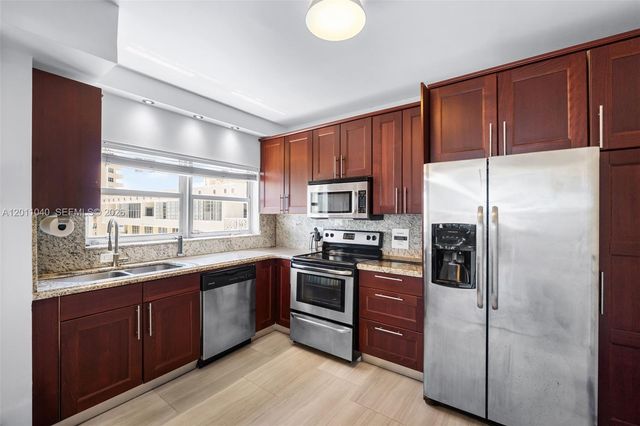 1825 S Ocean Drive PH-9, Hallandale Beach, FL 33009