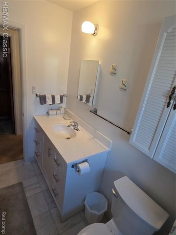 1072 Cloverlawn Drive, Pontiac, MI 48340