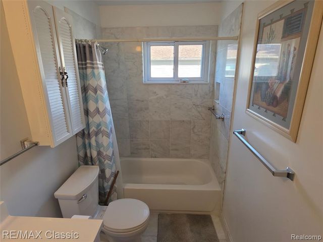 1072 Cloverlawn Drive, Pontiac, MI 48340