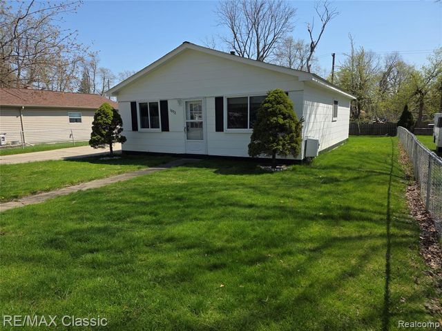 1072 Cloverlawn Drive, Pontiac, MI 48340
