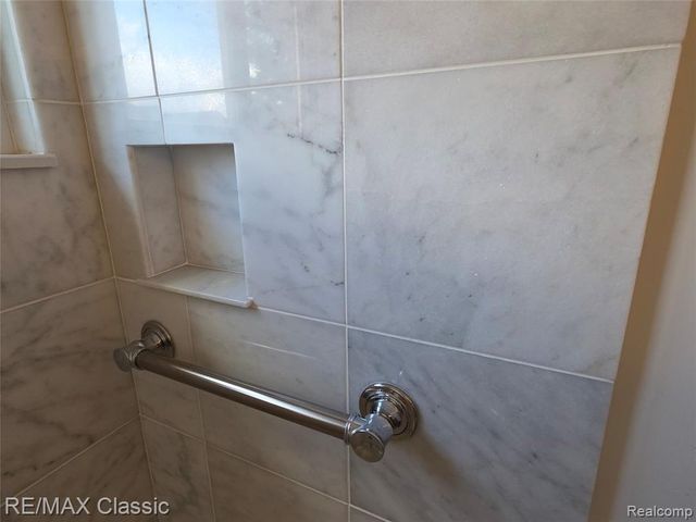 1072 Cloverlawn Drive, Pontiac, MI 48340
