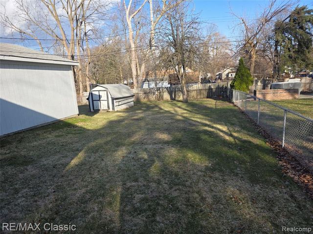 1072 Cloverlawn Drive, Pontiac, MI 48340