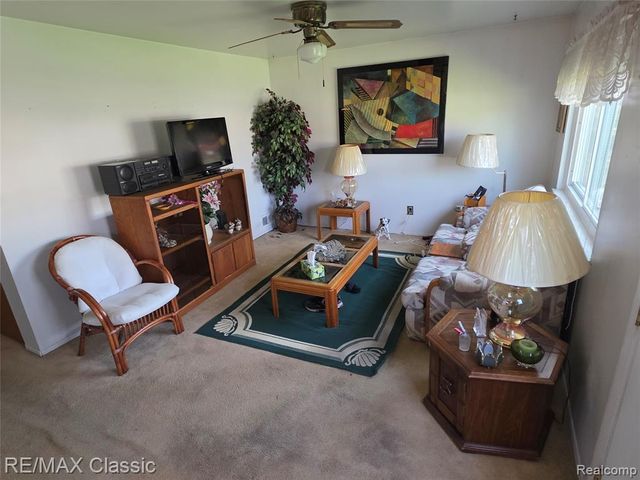 1072 Cloverlawn Drive, Pontiac, MI 48340