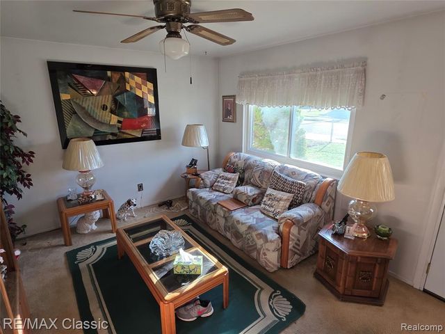 1072 Cloverlawn Drive, Pontiac, MI 48340