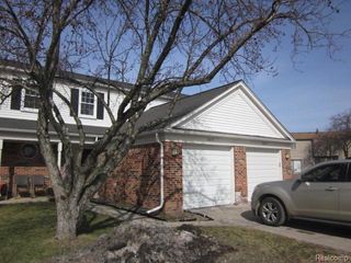 7471 N Kingston Court, Westland, MI 48185