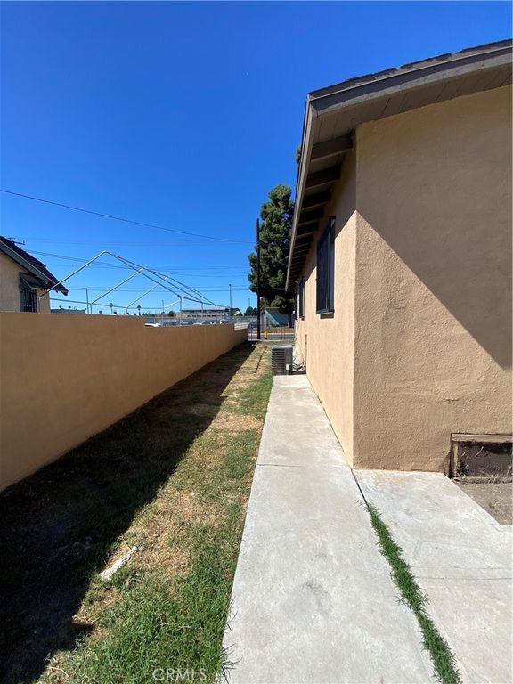 11842 Success, Los Angeles, CA 90059 — photo 5