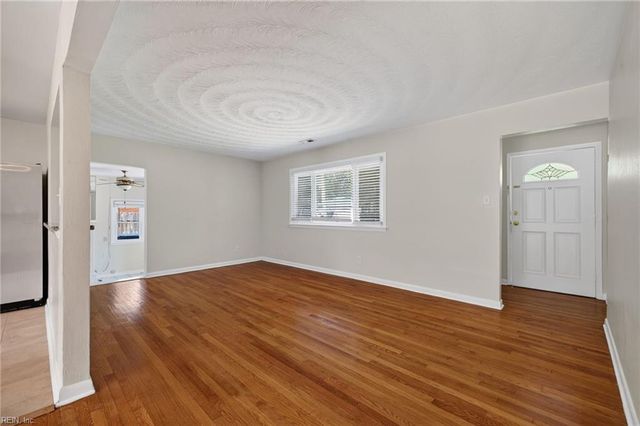 216 Shore Side RD, Chesapeake, VA 23320