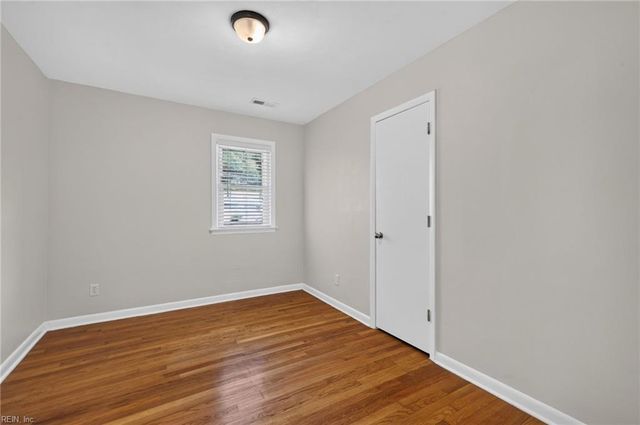 216 Shore Side RD, Chesapeake, VA 23320