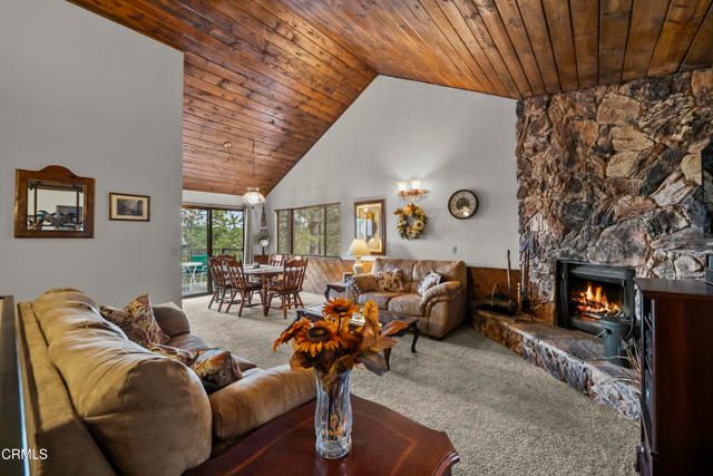 864 Nadelhorn Drive, Lake Arrowhead, CA 92352