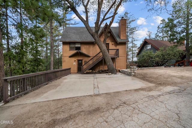 864 Nadelhorn Drive, Lake Arrowhead, CA 92352