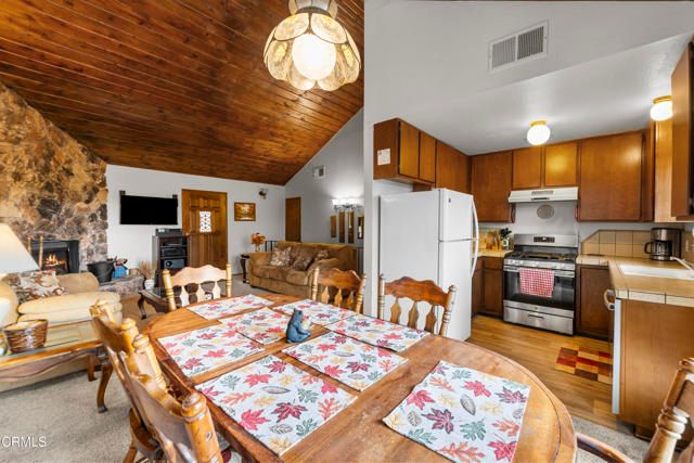 864 Nadelhorn Drive, Lake Arrowhead, CA 92352