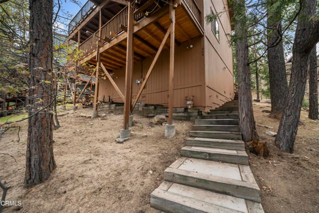 864 Nadelhorn Drive, Lake Arrowhead, CA 92352