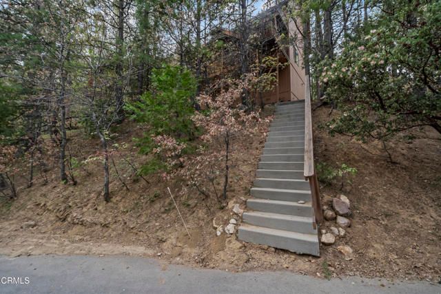 864 Nadelhorn Drive, Lake Arrowhead, CA 92352