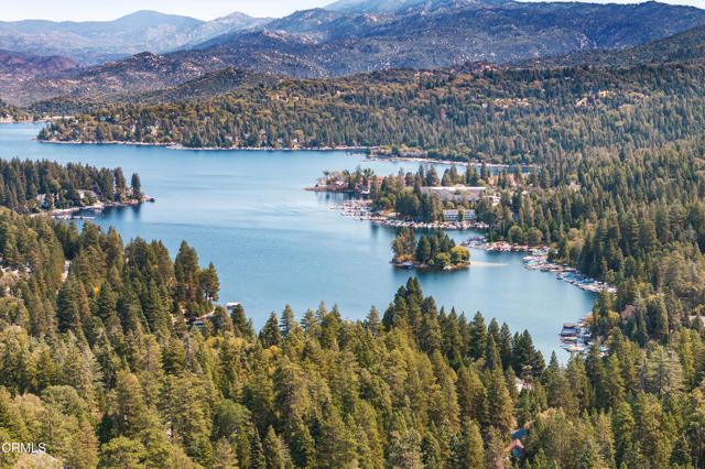 864 Nadelhorn Drive, Lake Arrowhead, CA 92352