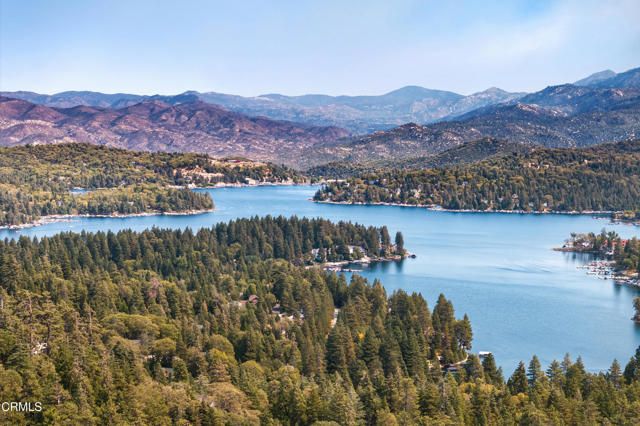 864 Nadelhorn Drive, Lake Arrowhead, CA 92352