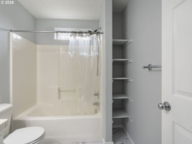 2622 Nw KENNEDY Ct, Portland, OR 97229