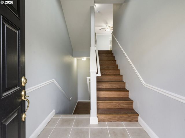 2622 Nw KENNEDY Ct, Portland, OR 97229