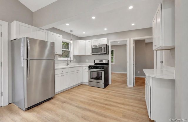 1945 New Hackensack Road, Poughkeepsie, NY 12603