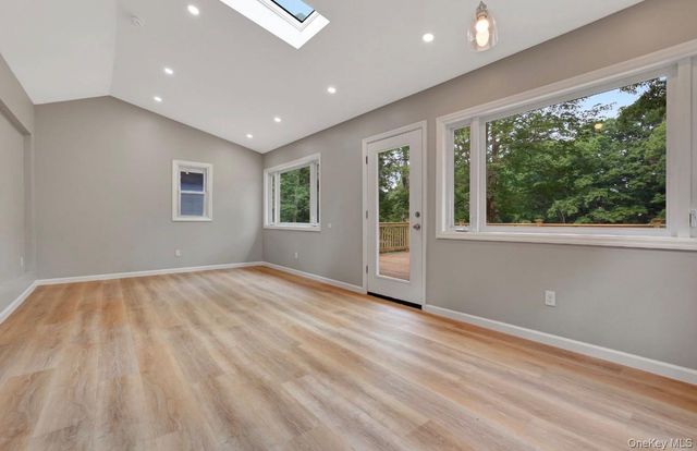 1945 New Hackensack Road, Poughkeepsie, NY 12603