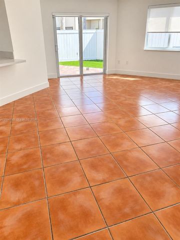 6850 SW 45th Lane 3, Miami, FL 33155