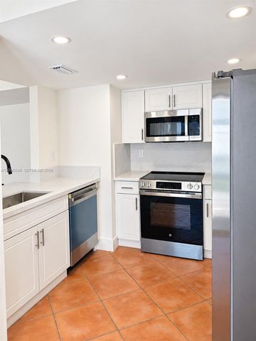 6850 SW 45th Lane 3, Miami, FL 33155