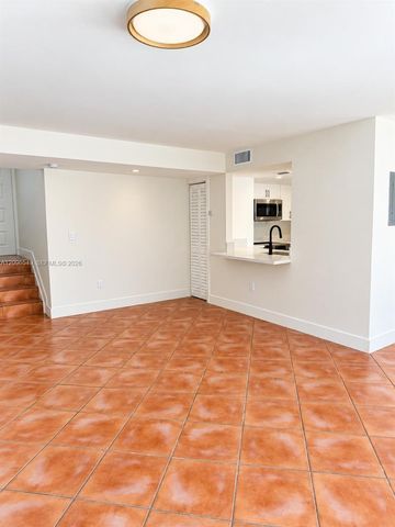 6850 SW 45th Lane 3, Miami, FL 33155
