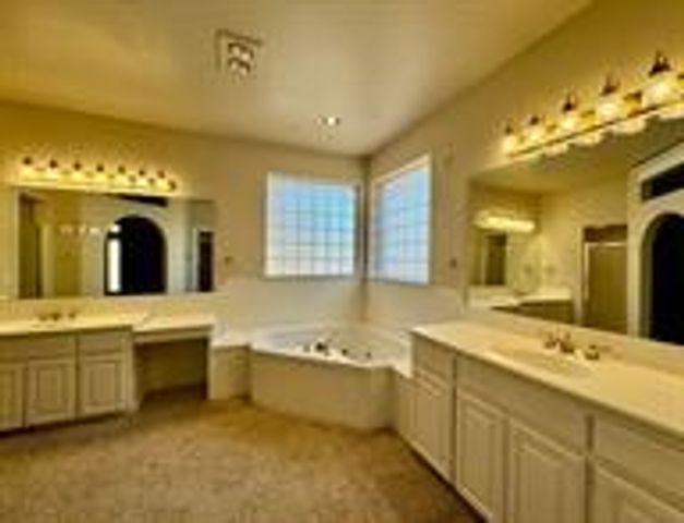 2200 Augusta Avenue, Edmond, OK 73034