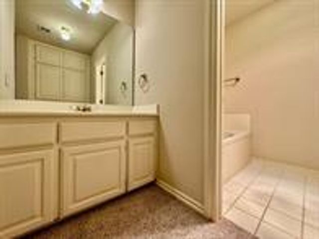 2200 Augusta Avenue, Edmond, OK 73034