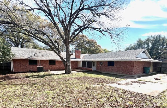 800 Western Hills Drive, Sherman, TX 75092