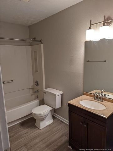 823 Applewood Lane, Fayetteville, NC 28303
