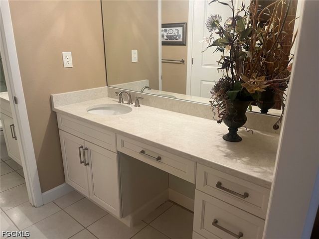 1828 Pine Valley DR 101, Fort Myers, FL 33907