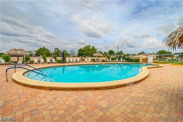 1828 Pine Valley DR 101, Fort Myers, FL 33907