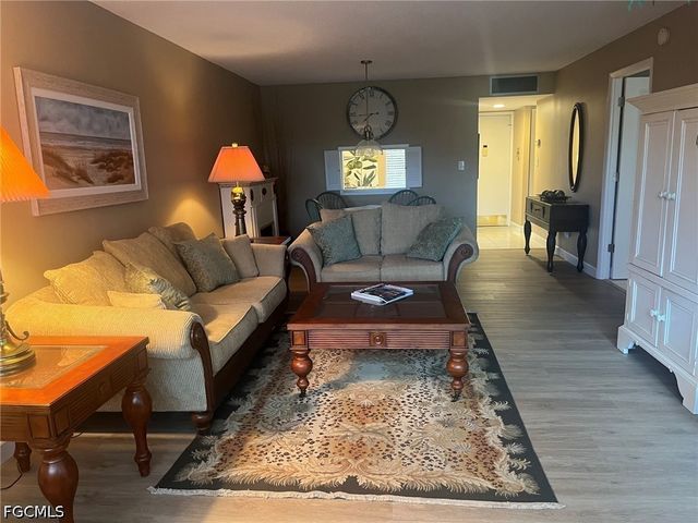 1828 Pine Valley DR 101, Fort Myers, FL 33907