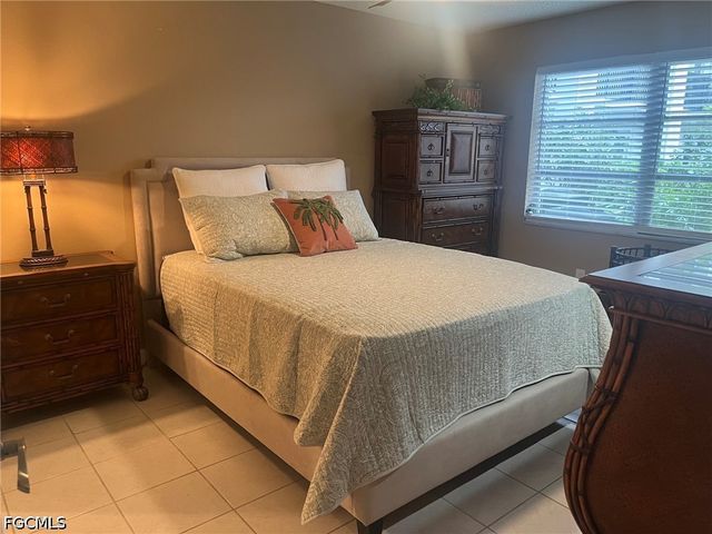 1828 Pine Valley DR 101, Fort Myers, FL 33907