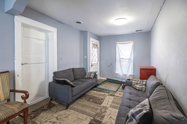 946 W 17TH Street, Erie, PA 16502