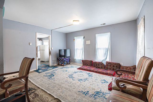 946 W 17TH Street, Erie, PA 16502