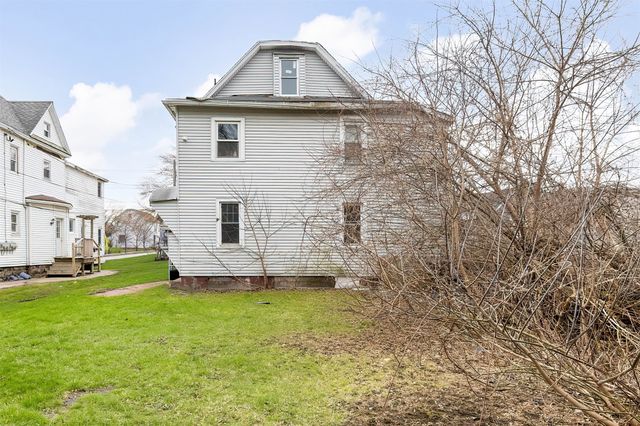 946 W 17TH Street, Erie, PA 16502