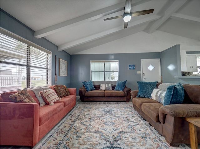 501 6th St, Port Aransas, TX 78373