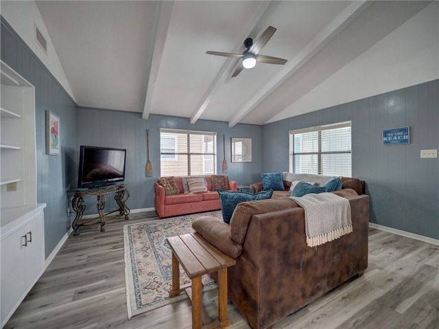 501 6th St, Port Aransas, TX 78373