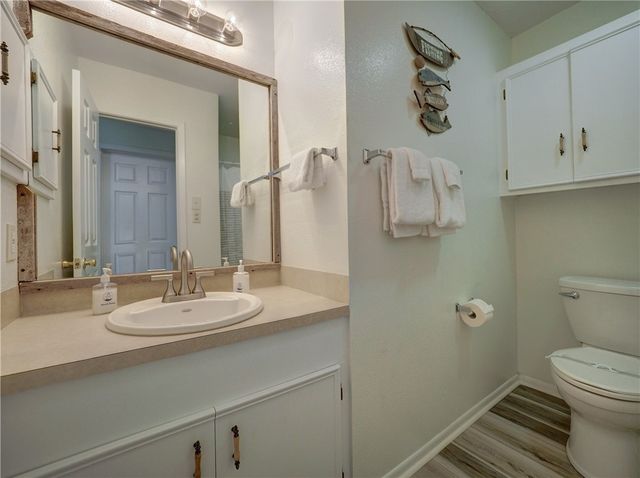 501 6th St, Port Aransas, TX 78373