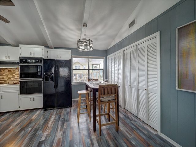 501 6th St, Port Aransas, TX 78373
