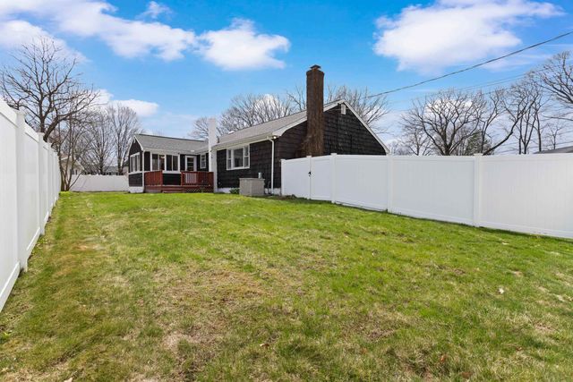 12 Colonial Circle, Hampton, NH 03842