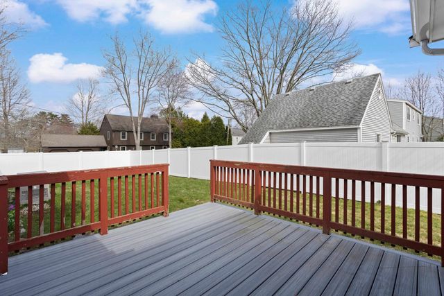 12 Colonial Circle, Hampton, NH 03842